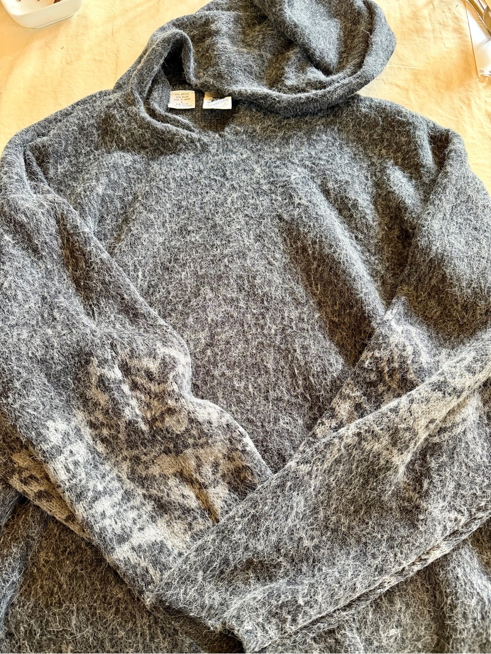 Vintage Kennington Ltd. Men's Heather Gray Crewneck Sweater with Patterned Sleev